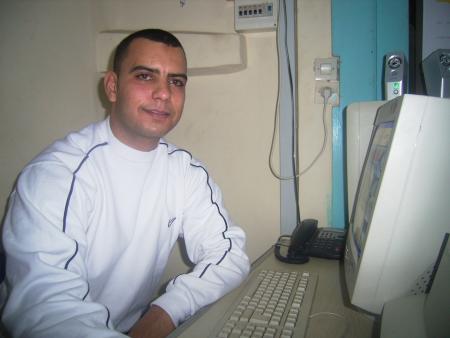moi devand mon ordinateur